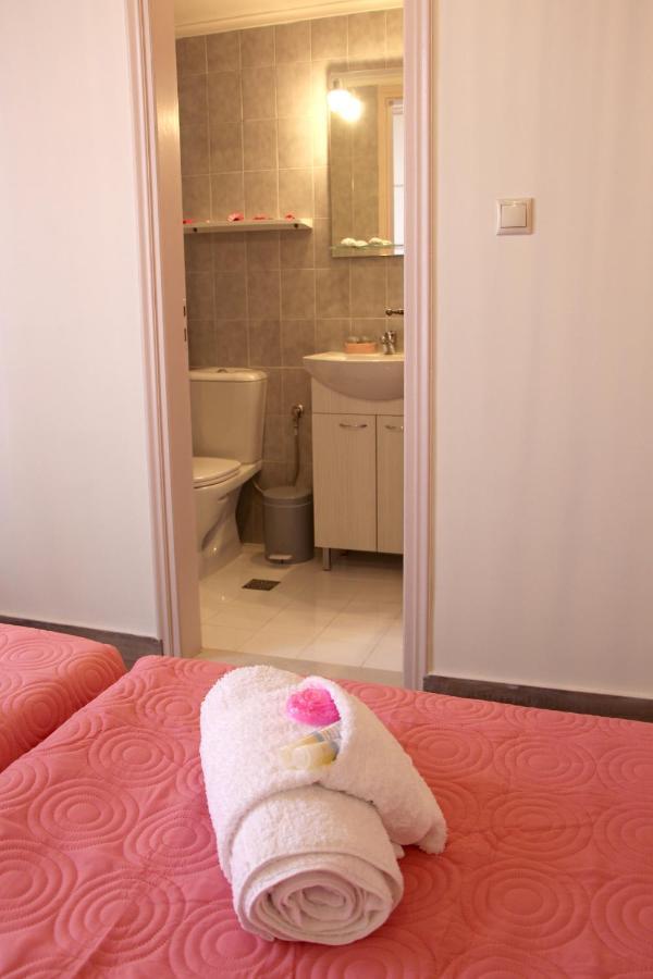 Kleanthe Hotel Chalki Town Eksteriør billede