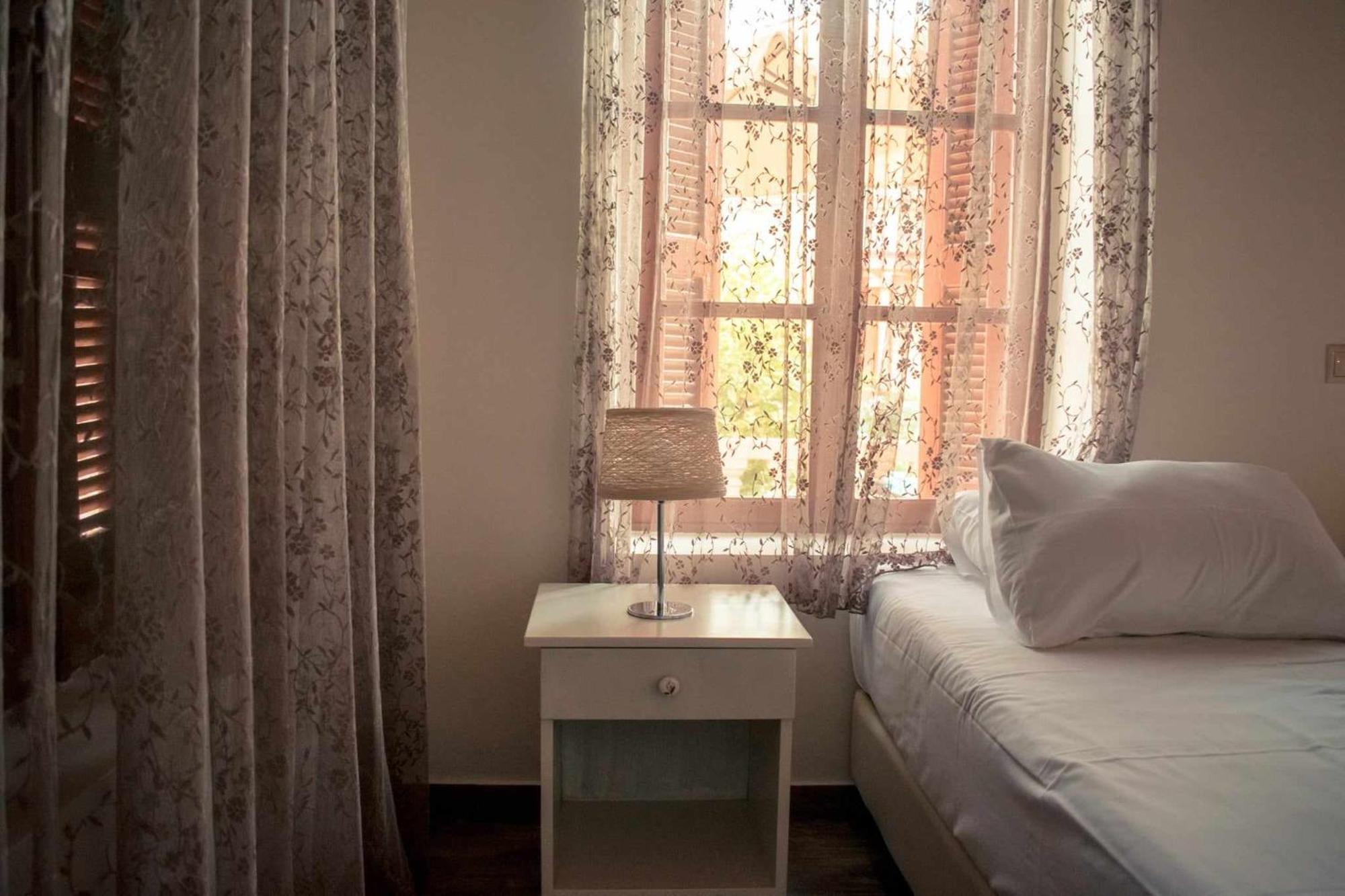 Kleanthe Hotel Chalki Town Eksteriør billede