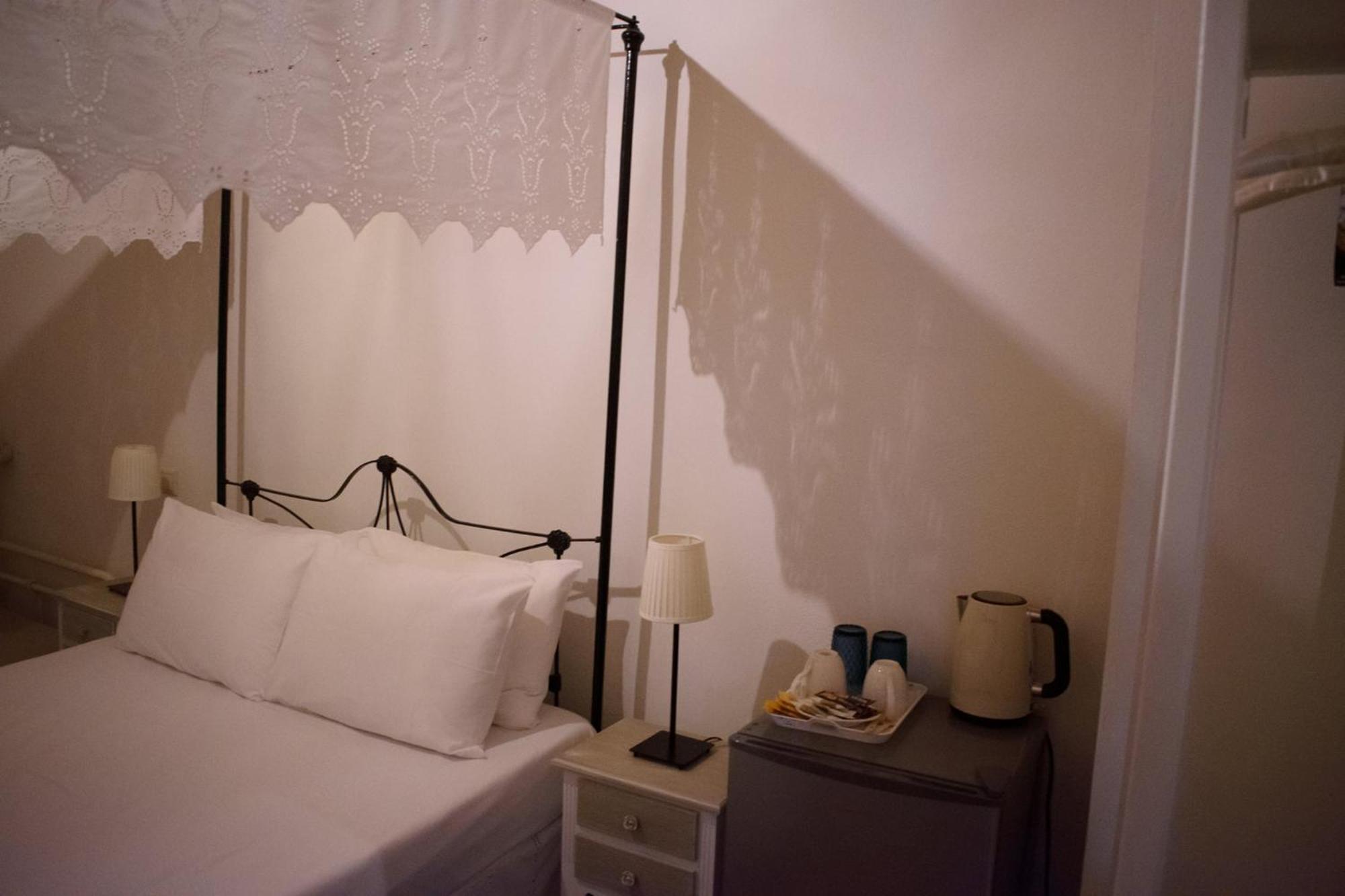Kleanthe Hotel Chalki Town Eksteriør billede